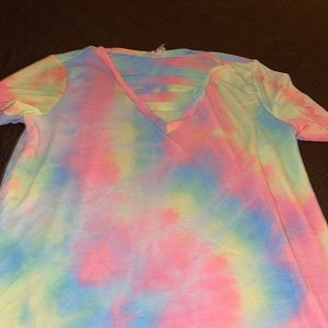 Woman’s short sleeve shirt